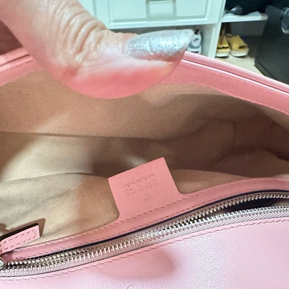 Gucci -GG MARMONT SMALL SHOULDER BAG - Picture 4 of 16